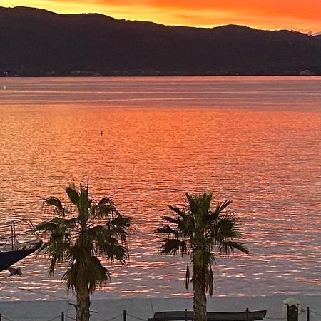 Seafront Apartment Portoferraio Exterior foto